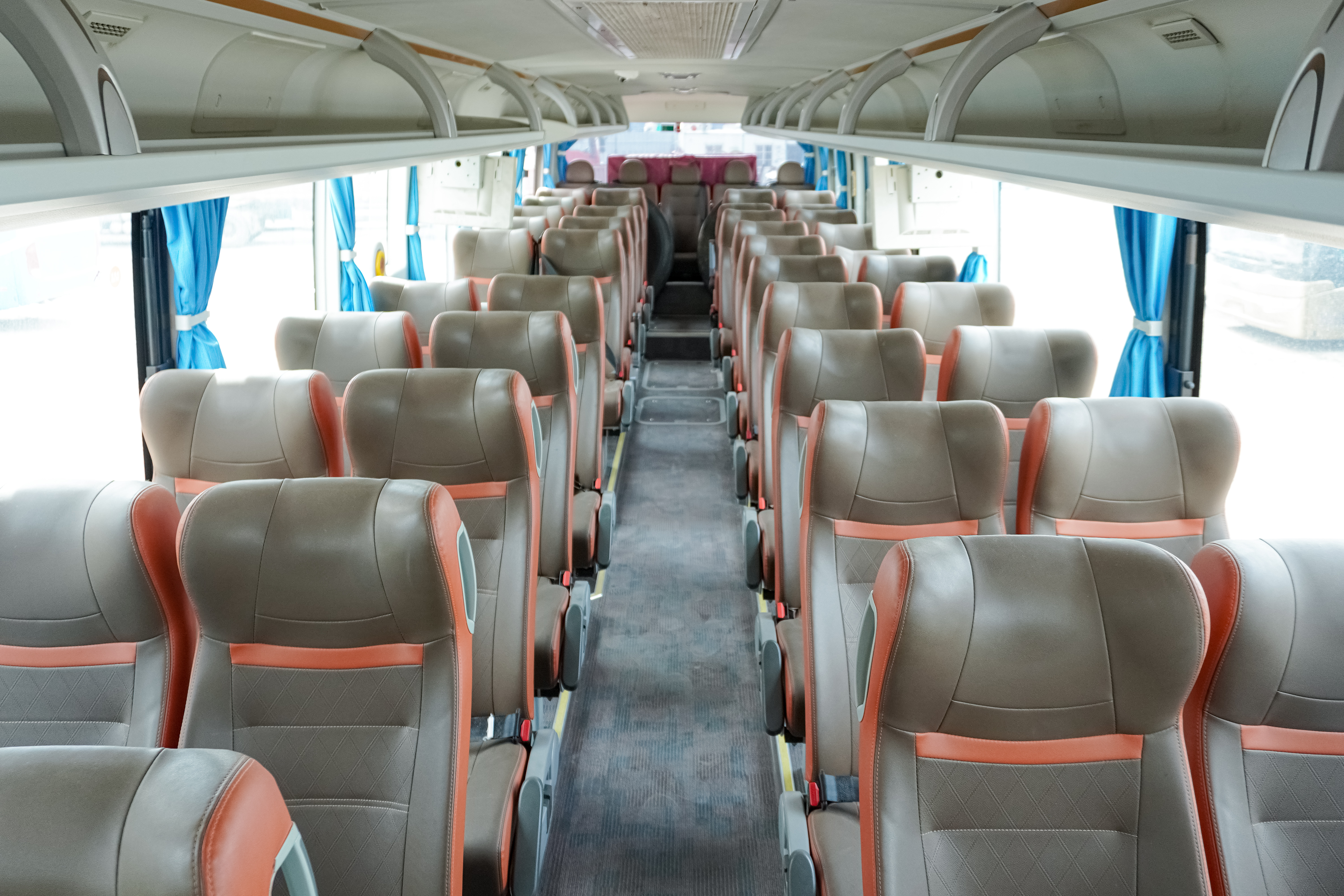 Right/Left Hand Drive Front Engine Used Yutong Bus ZK6120