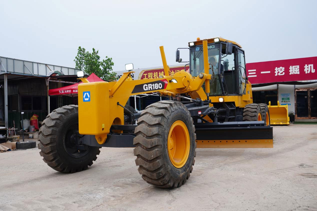 XCMG-Motor-Grader-GR180_05