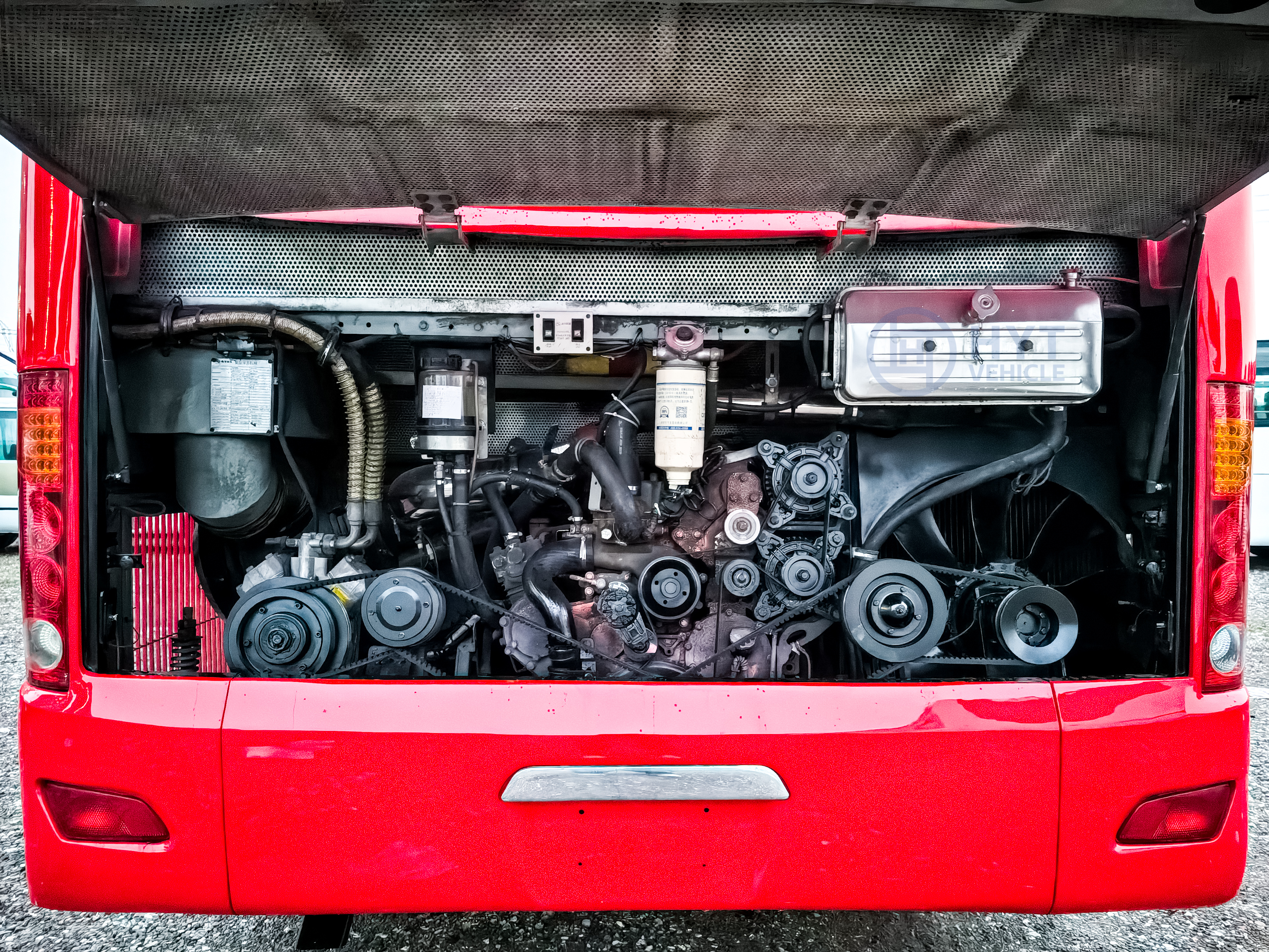 Falling in Love at First Sight With a Second-hand Bus/Golden Dragon XML6112