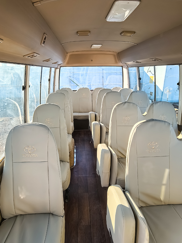TOYOTA Coaster Bus 19-30 SEATS