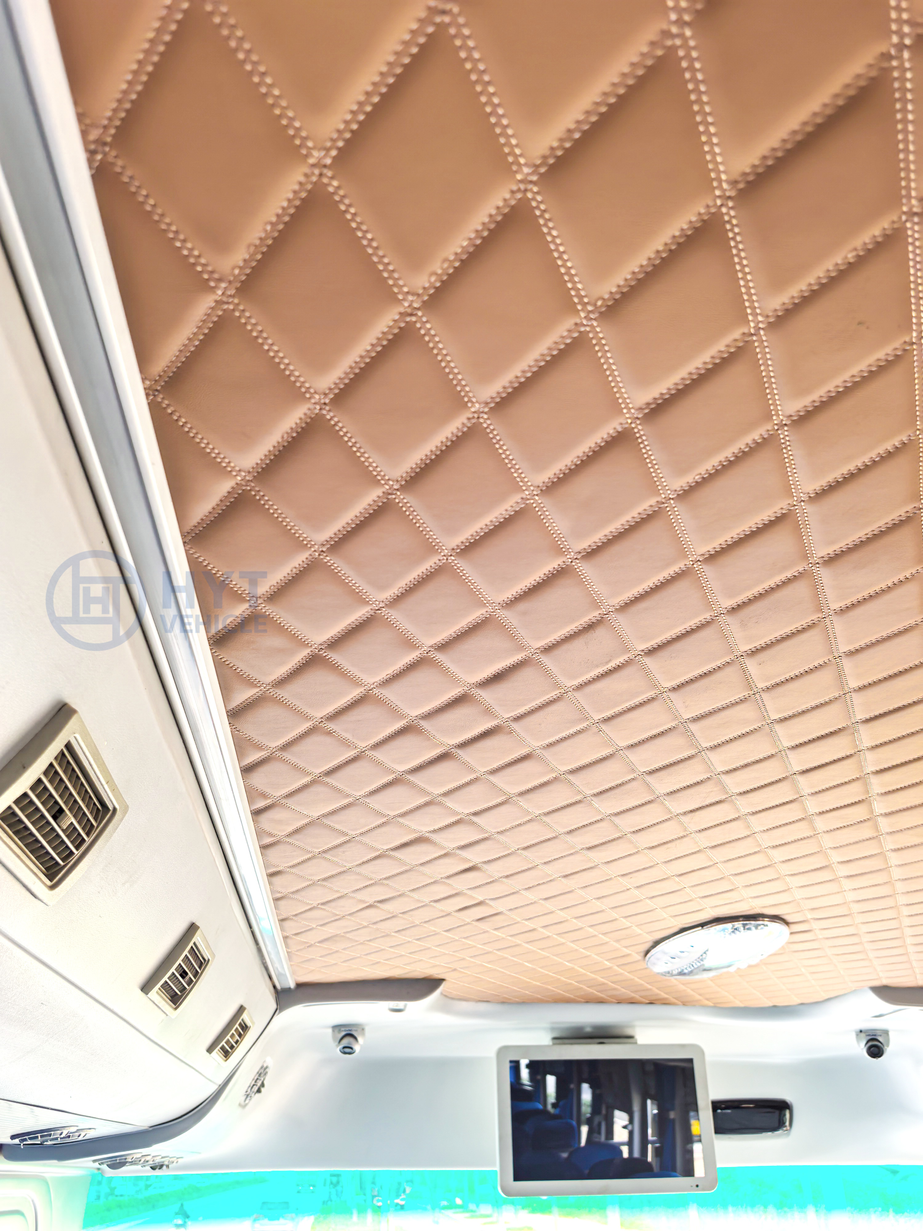 Right/Left Hand Drive Front Engine Used Yutong Bus ZK6121