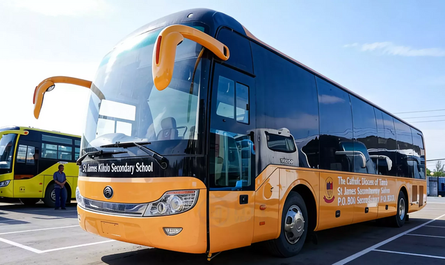 Right/Left Hand Drive Rear Engine Used Yutong Bus ZK6121