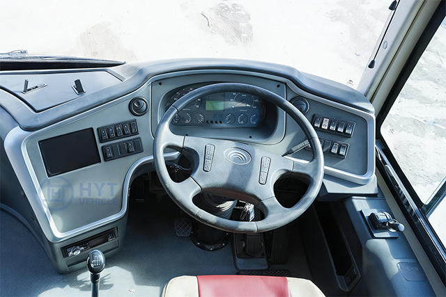 Right/Left Hand Drive Rear Engine Used Yutong Bus ZK6121